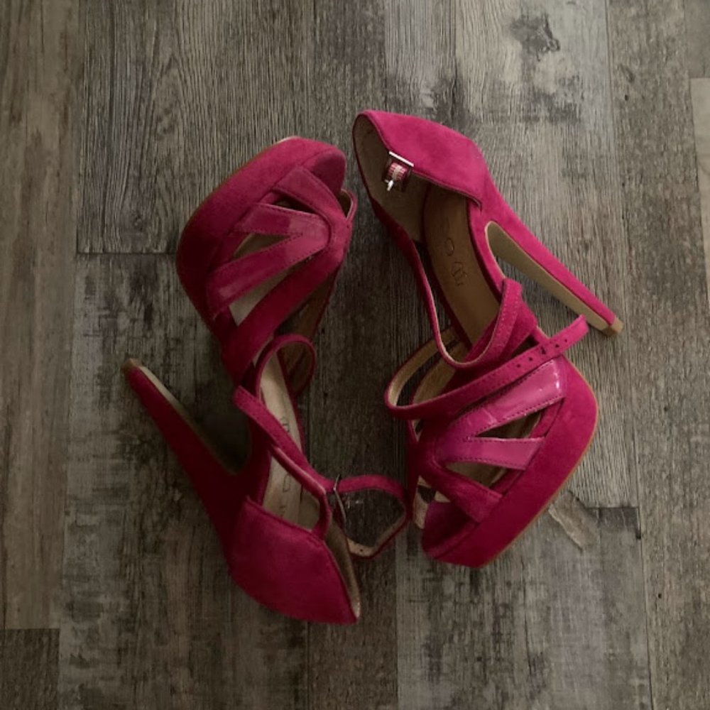 Aldo  Fuschia heels   6 size